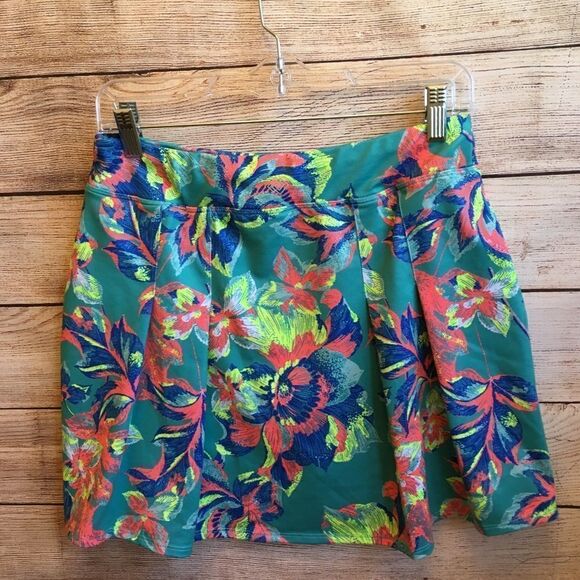 ZELOS SKORT IN TROPICAL FLORAL PRINT‎ - Picture 5 of 5